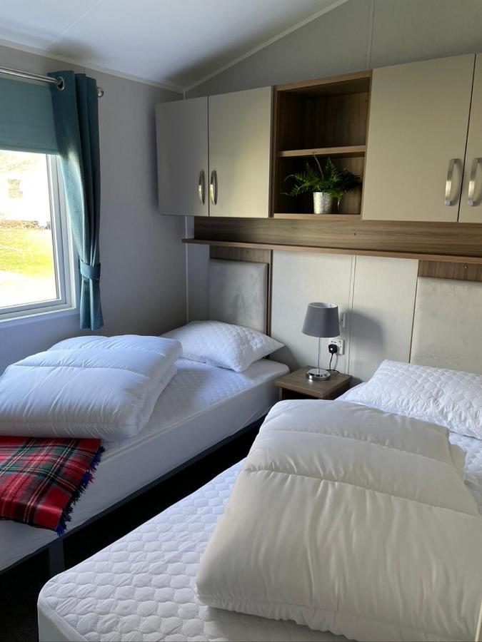 6 Berth Comfy Homely Caravan, Dog Friendly Belton with Browston エクステリア 写真