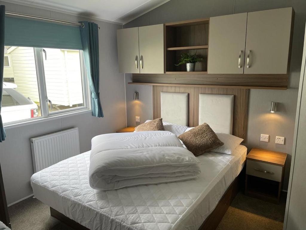 6 Berth Comfy Homely Caravan, Dog Friendly Belton with Browston エクステリア 写真