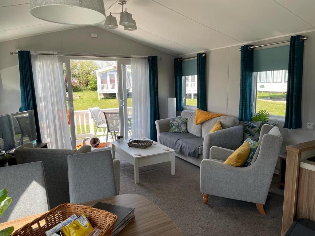6 Berth Comfy Homely Caravan, Dog Friendly Belton with Browston エクステリア 写真